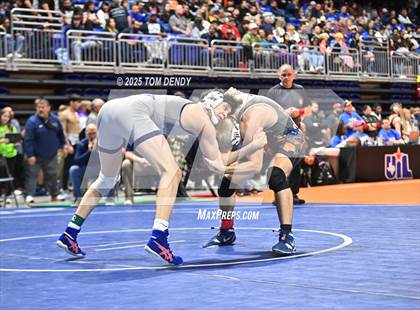Thumbnail 3 in UIL Wrestling 5A-6A Finals (Round 1) photogallery.