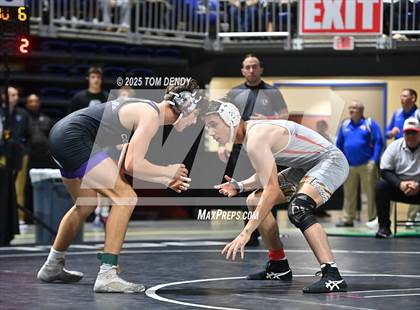 Thumbnail 2 in UIL Wrestling 5A-6A Finals (Round 1) photogallery.