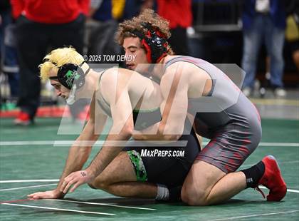 Thumbnail 3 in UIL Wrestling 5A-6A Finals (Round 1) photogallery.