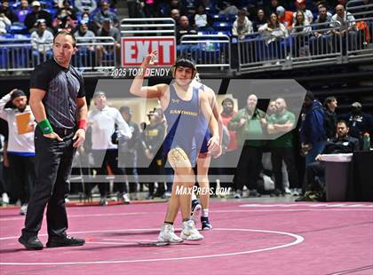 Thumbnail 3 in UIL Wrestling 5A-6A Finals (Round 1) photogallery.