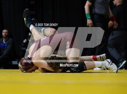 Thumbnail 2 in UIL Wrestling 5A-6A Finals (Round 1) photogallery.