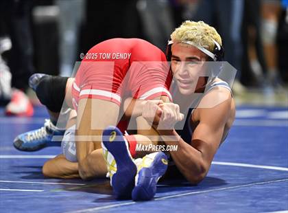 Thumbnail 1 in UIL Wrestling 5A-6A Finals (Round 1) photogallery.