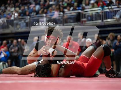 Thumbnail 1 in UIL Wrestling 5A-6A Finals (Round 1) photogallery.