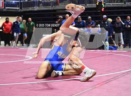 Thumbnail 3 in UIL Wrestling 5A-6A Finals (Round 1) photogallery.