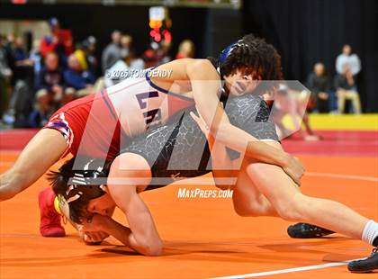 Thumbnail 2 in UIL Wrestling 5A-6A Finals (Round 1) photogallery.