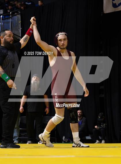 Thumbnail 3 in UIL Wrestling 5A-6A Finals (Round 1) photogallery.