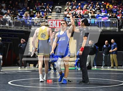 Thumbnail 1 in UIL Wrestling 5A-6A Finals (Round 1) photogallery.