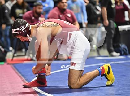 Thumbnail 3 in UIL Wrestling 5A-6A Finals (Round 1) photogallery.