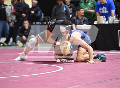 Thumbnail 3 in UIL Wrestling 5A-6A Finals (Round 1) photogallery.