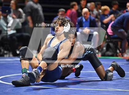 Thumbnail 2 in UIL Wrestling 5A-6A Finals (Round 1) photogallery.