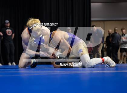 Thumbnail 3 in UIL Wrestling 5A-6A Finals (Round 1) photogallery.