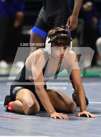 Thumbnail 3 in UIL Wrestling 5A-6A Finals (Round 1) photogallery.