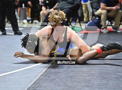 Thumbnail 2 in UIL Wrestling 5A-6A Finals (Round 1) photogallery.