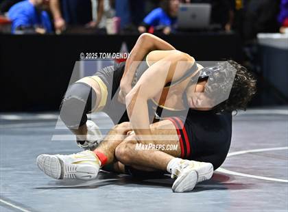 Thumbnail 3 in UIL Wrestling 5A-6A Finals (Round 1) photogallery.