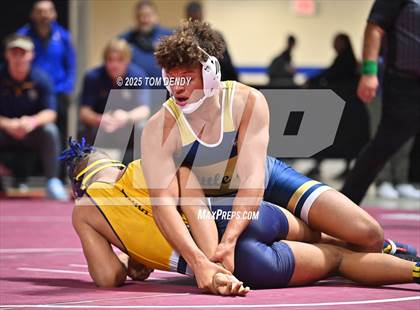 Thumbnail 1 in UIL Wrestling 5A-6A Finals (Round 1) photogallery.