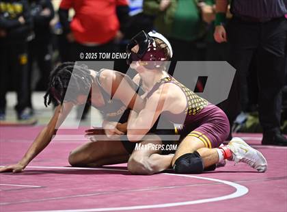 Thumbnail 3 in UIL Wrestling 5A-6A Finals (Round 1) photogallery.