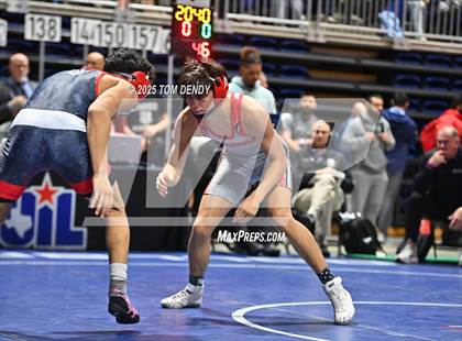 Thumbnail 2 in UIL Wrestling 5A-6A Finals (Round 1) photogallery.