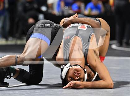 Thumbnail 2 in UIL Wrestling 5A-6A Finals (Round 1) photogallery.