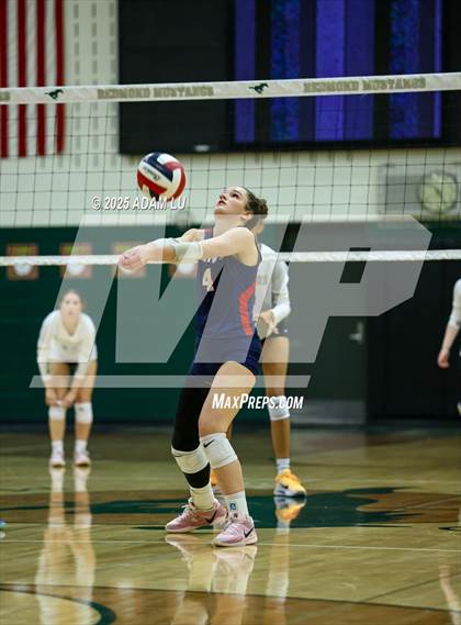 Thumbnail 1 in Juanita @ Redmond photogallery.