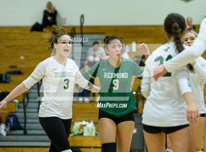 Thumbnail 1 in Juanita @ Redmond photogallery.