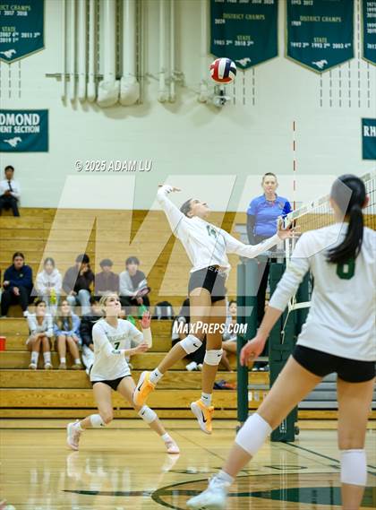 Thumbnail 1 in Juanita @ Redmond photogallery.