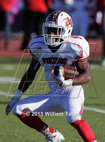 Thumbnail 2 in Homewood-Flossmoor @ Loyola Academy (IHSA Class 8A Quarterfinal) photogallery.