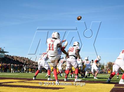 Thumbnail 3 in Homewood-Flossmoor @ Loyola Academy (IHSA Class 8A Quarterfinal) photogallery.