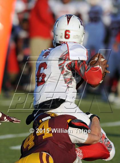 Thumbnail 3 in Homewood-Flossmoor @ Loyola Academy (IHSA Class 8A Quarterfinal) photogallery.