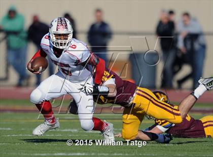 Thumbnail 3 in Homewood-Flossmoor @ Loyola Academy (IHSA Class 8A Quarterfinal) photogallery.