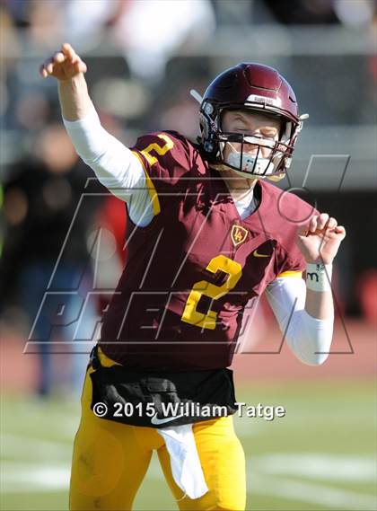 Thumbnail 3 in Homewood-Flossmoor @ Loyola Academy (IHSA Class 8A Quarterfinal) photogallery.