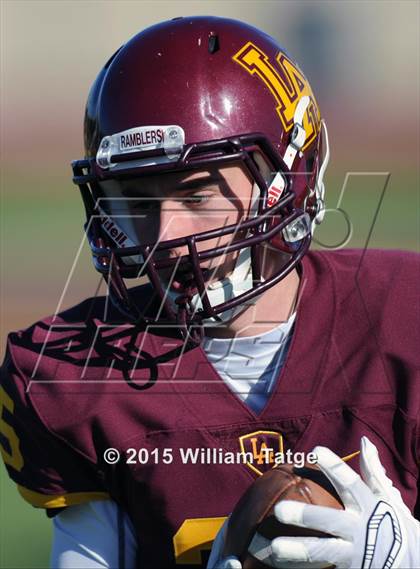 Thumbnail 2 in Homewood-Flossmoor @ Loyola Academy (IHSA Class 8A Quarterfinal) photogallery.