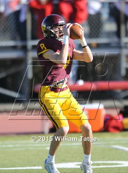 Thumbnail 2 in Homewood-Flossmoor @ Loyola Academy (IHSA Class 8A Quarterfinal) photogallery.