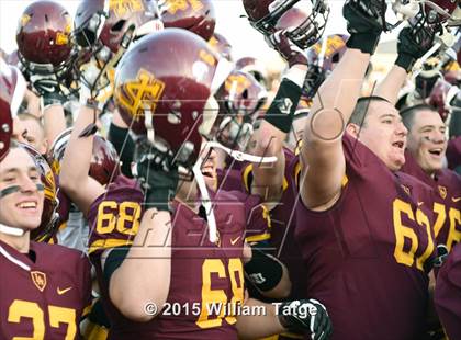 Thumbnail 1 in Homewood-Flossmoor @ Loyola Academy (IHSA Class 8A Quarterfinal) photogallery.