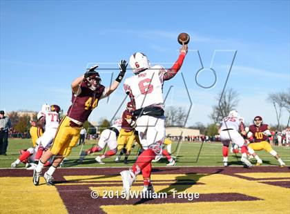 Thumbnail 2 in Homewood-Flossmoor @ Loyola Academy (IHSA Class 8A Quarterfinal) photogallery.