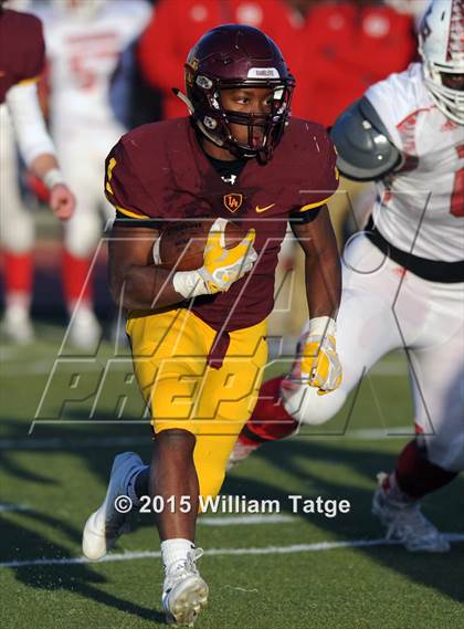 Thumbnail 3 in Homewood-Flossmoor @ Loyola Academy (IHSA Class 8A Quarterfinal) photogallery.