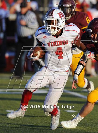 Thumbnail 3 in Homewood-Flossmoor @ Loyola Academy (IHSA Class 8A Quarterfinal) photogallery.