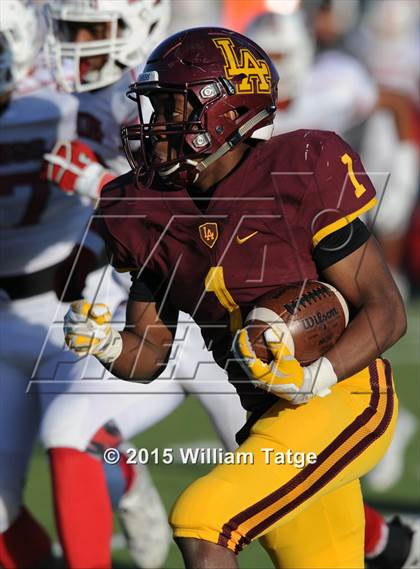 Thumbnail 3 in Homewood-Flossmoor @ Loyola Academy (IHSA Class 8A Quarterfinal) photogallery.