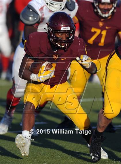 Thumbnail 2 in Homewood-Flossmoor @ Loyola Academy (IHSA Class 8A Quarterfinal) photogallery.