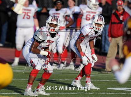 Thumbnail 2 in Homewood-Flossmoor @ Loyola Academy (IHSA Class 8A Quarterfinal) photogallery.