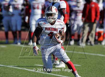 Thumbnail 2 in Homewood-Flossmoor @ Loyola Academy (IHSA Class 8A Quarterfinal) photogallery.