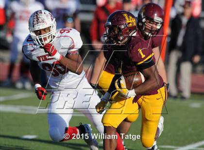 Thumbnail 3 in Homewood-Flossmoor @ Loyola Academy (IHSA Class 8A Quarterfinal) photogallery.