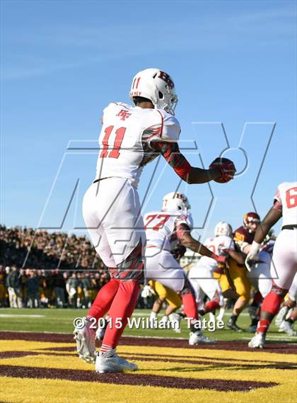 Thumbnail 2 in Homewood-Flossmoor @ Loyola Academy (IHSA Class 8A Quarterfinal) photogallery.