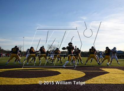 Thumbnail 3 in Homewood-Flossmoor @ Loyola Academy (IHSA Class 8A Quarterfinal) photogallery.