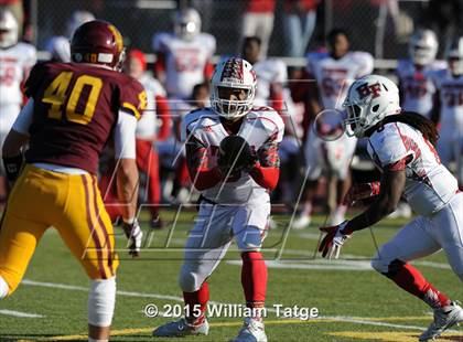 Thumbnail 2 in Homewood-Flossmoor @ Loyola Academy (IHSA Class 8A Quarterfinal) photogallery.