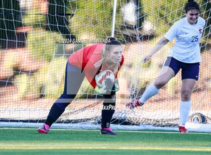 Thumbnail 3 in Brentwood School vs Crossroads photogallery.