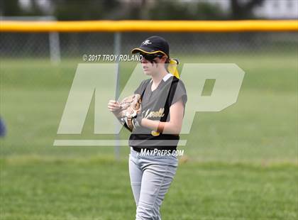Thumbnail 3 in Middletown vs South Carroll (Williamsport Tournament) photogallery.