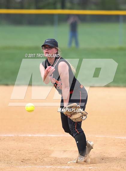 Thumbnail 1 in Middletown vs South Carroll (Williamsport Tournament) photogallery.