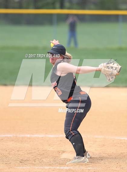 Thumbnail 2 in Middletown vs South Carroll (Williamsport Tournament) photogallery.
