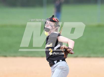 Thumbnail 3 in Middletown vs South Carroll (Williamsport Tournament) photogallery.