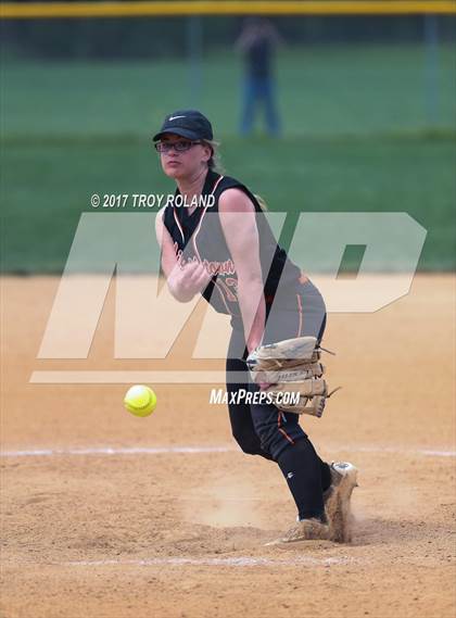 Thumbnail 2 in Middletown vs South Carroll (Williamsport Tournament) photogallery.